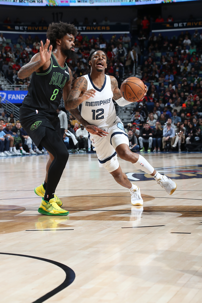 美国男篮险胜鹈鹕，莫兰特制霸全场