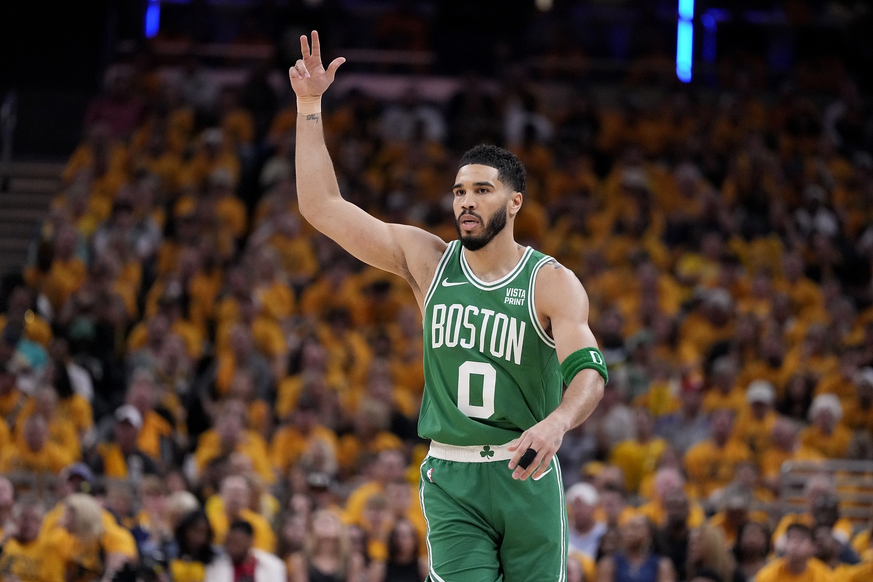 米兰体育app-独行侠横扫凯尔特人B队，米尔萨普三分雨点燃全场