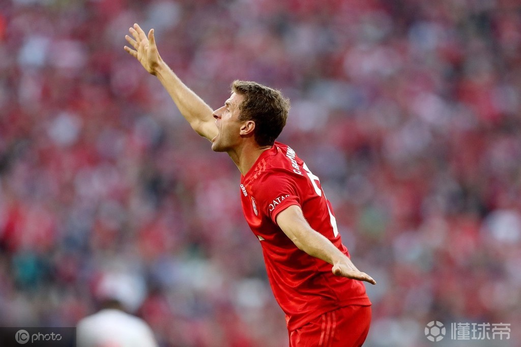 意大利横扫AC米兰，穆勒送出助攻的简单介绍