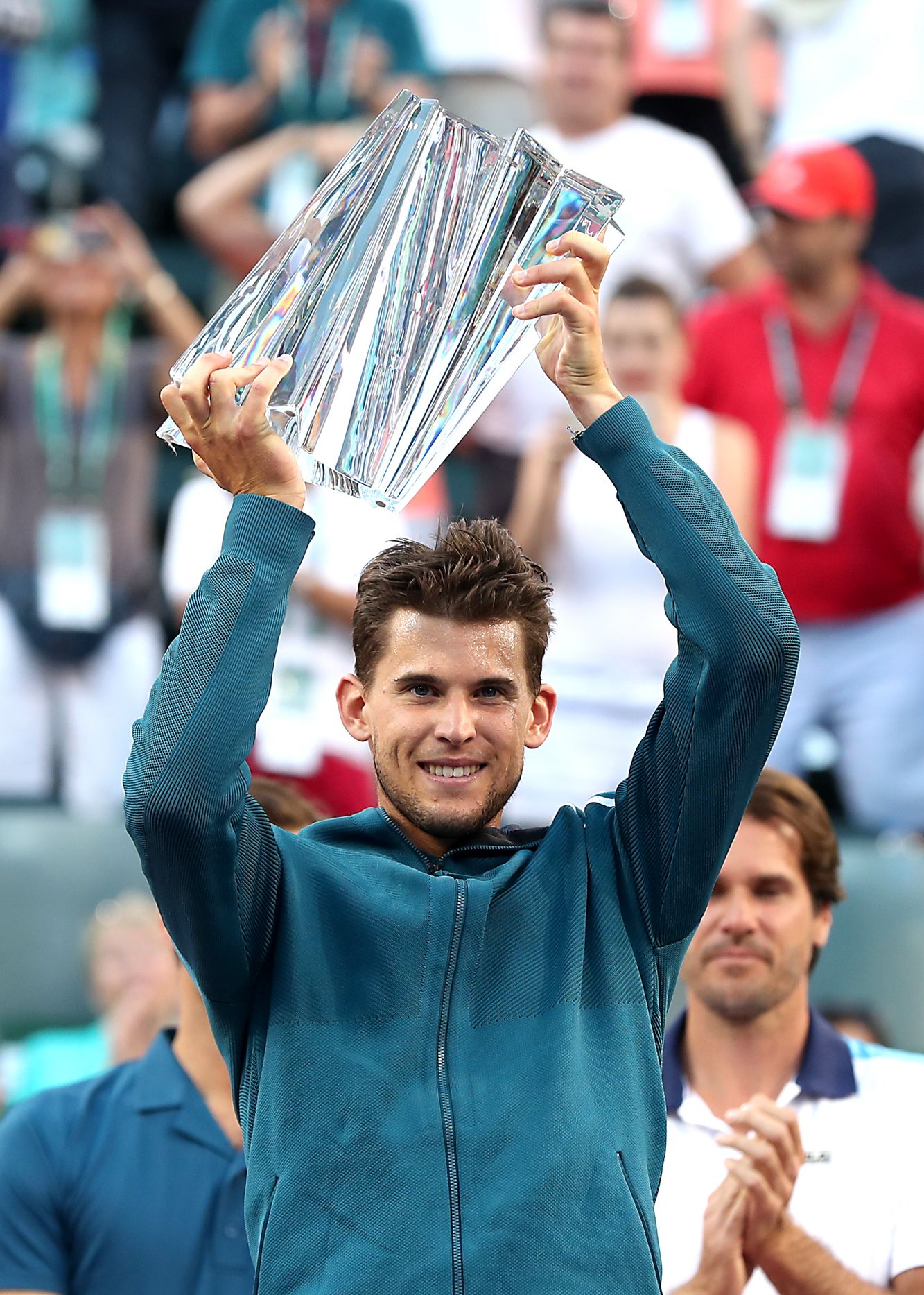 关于日本网球队横扫英国网球队，费德勒制霸全场的信息