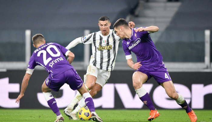 佛罗伦萨后卫红牌离场，影响球队比分的简单介绍