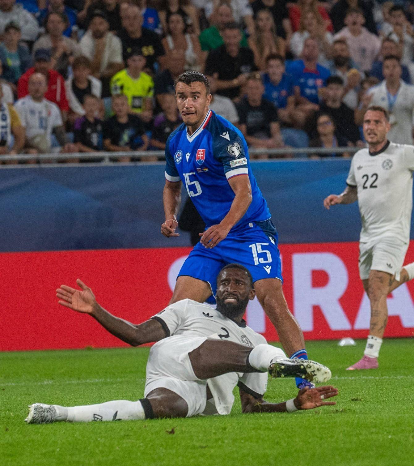 意大利队在欧预赛中击败斯洛伐克的简单介绍