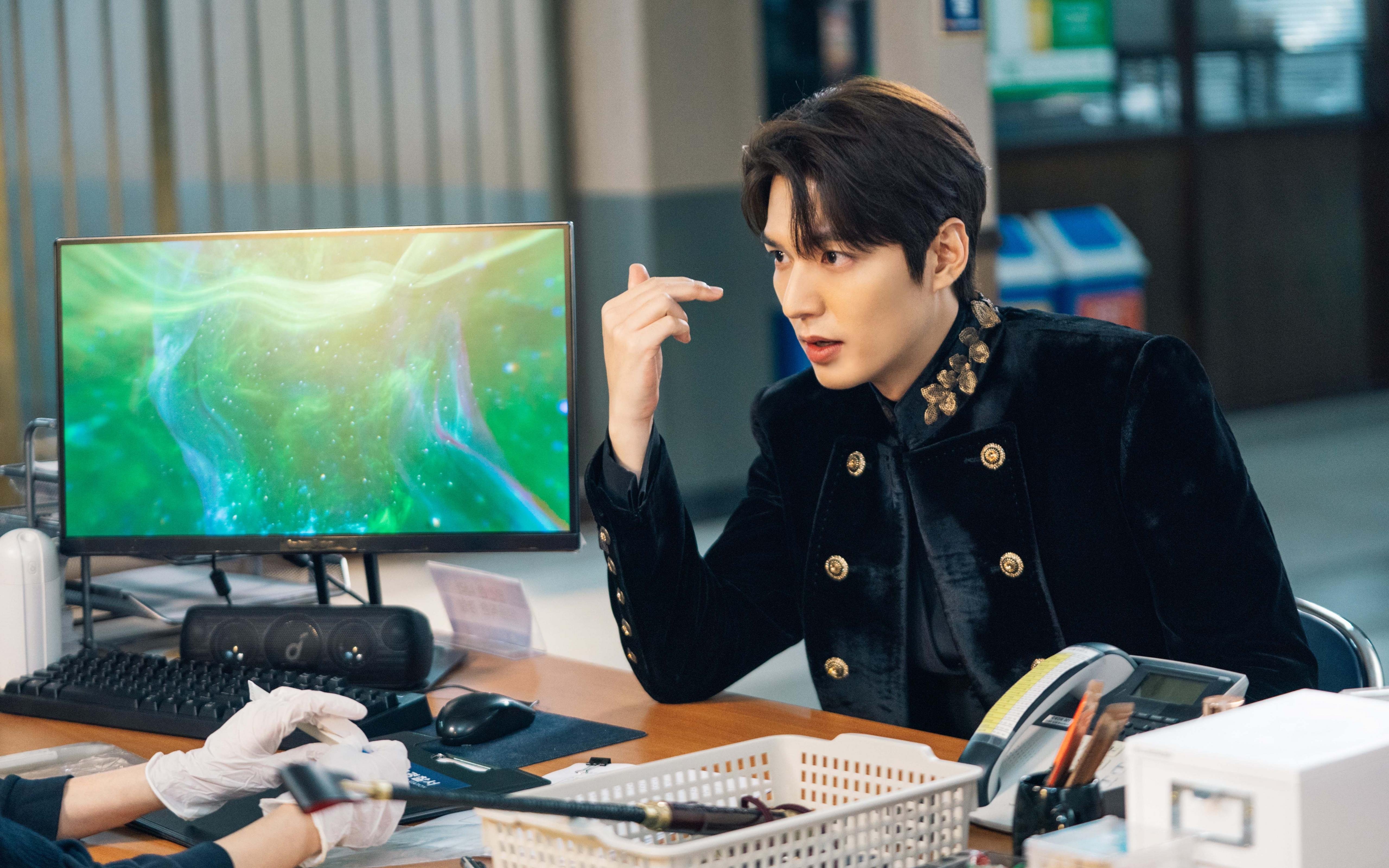 黄喜灿闪耀却难挽狂澜，丹麦强势晋级映衬秘鲁悲情