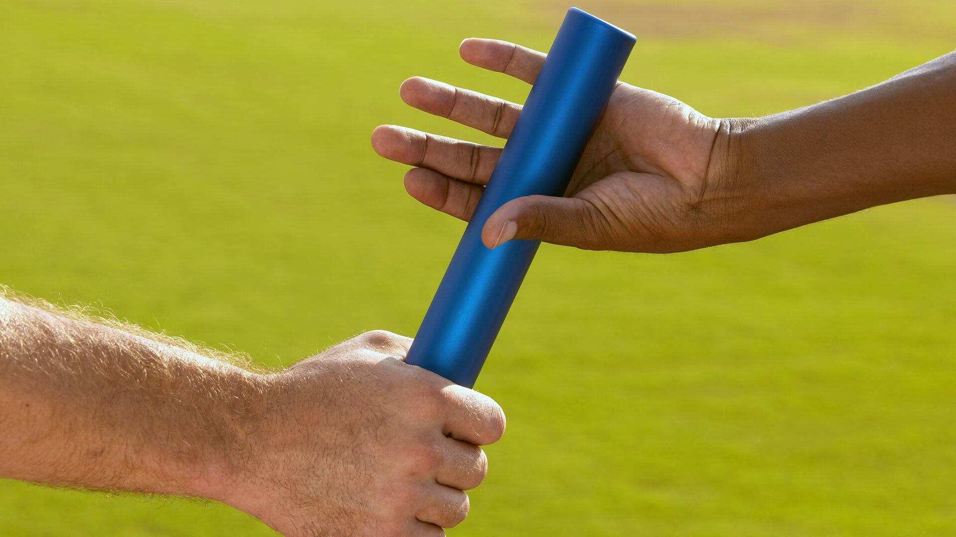 米兰体育app-赛道与绿茵的交响,当F1揭幕战之夜遇见萨拉赫的致命杀伤力