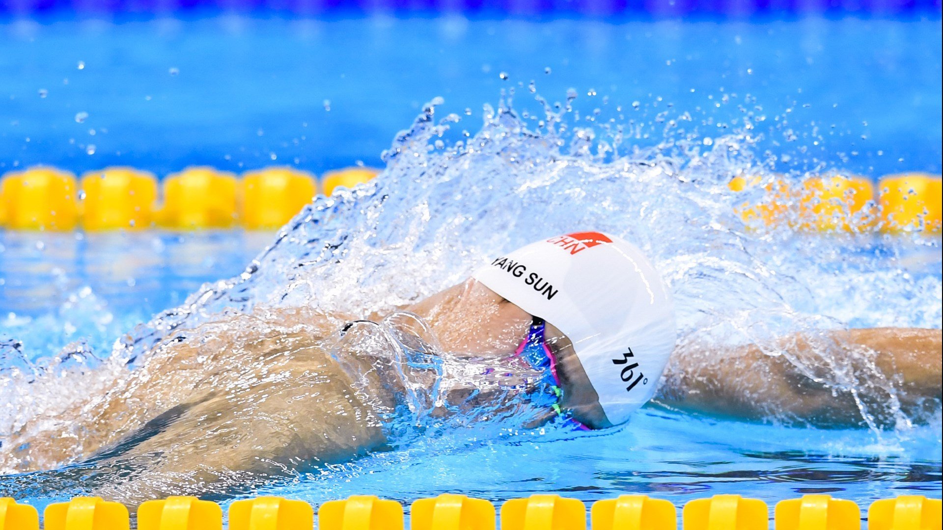 1.当表演碾压传统，拉沃尔杯如何用三年走完戴维斯杯百年的路？